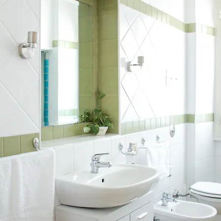 Iron-bridge House, Elegant Bay Front Olbia