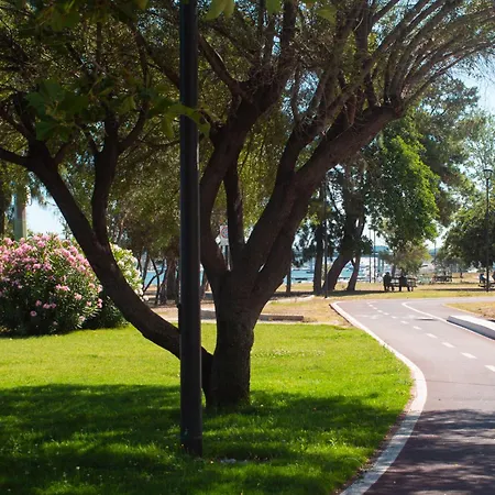Apartment Iron-bridge House, Elegant Bay Front *