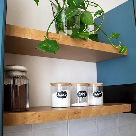 Iron-bridge House, Elegant Bay Front Appartement Olbia