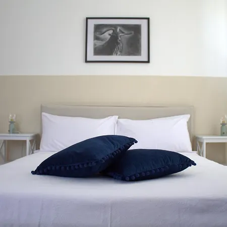 Apartment Iron-bridge House, Elegant Bay Front *