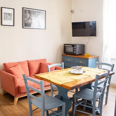 Iron-bridge House, Elegant Bay Front Apartment