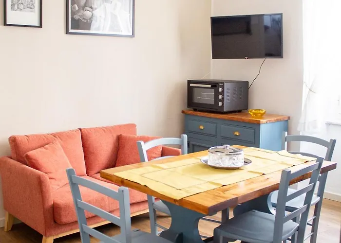 Iron-bridge House, Elegant Bay Front Apartamento