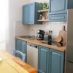 Iron-bridge House, Elegant Bay Front Apartment