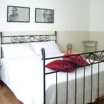 Iron-bridge House, Elegant Bay Front Apartment *