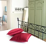 Apartment Iron-bridge House, Elegant Bay Front *