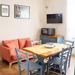 Iron-bridge House, Elegant Bay Front Apartment