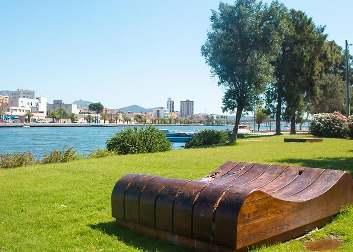 Iron-bridge House, Elegant Bay Front Apartment *