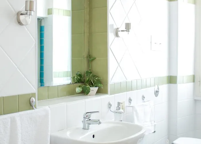 Iron-bridge House, Elegant Bay Front Olbia