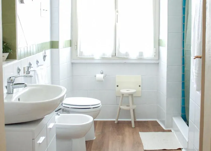 Iron-bridge House, Elegant Bay Front *