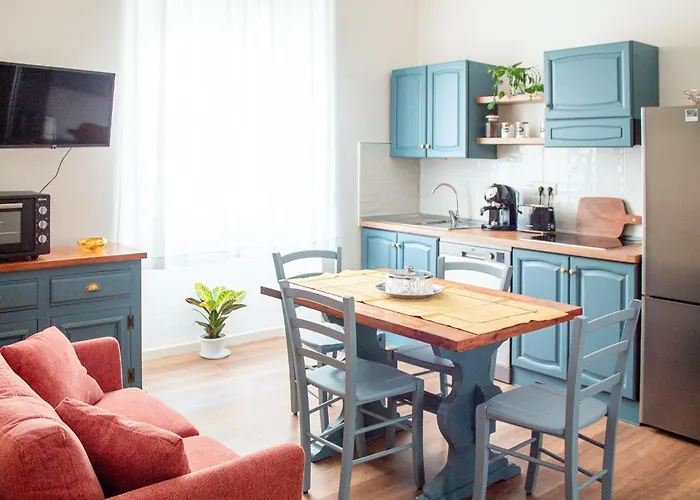 Apartment Iron-bridge House, Elegant Bay Front Olbia