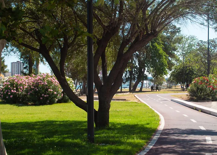 Apartment Iron-bridge House, Elegant Bay Front *