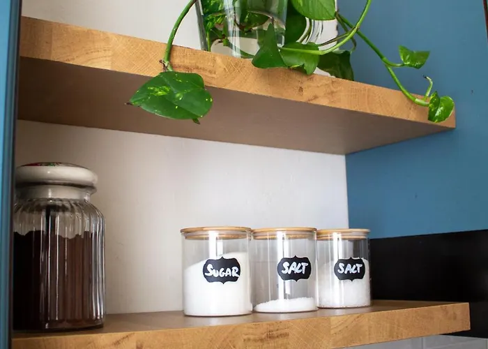 Iron-bridge House, Elegant Bay Front Apartment Olbia